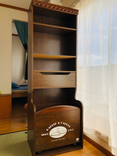 玩具箱付きの本棚　値下げしました‼️