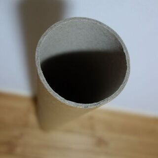 ■無料■工作材料■長さ約９０ｃｍ・直径８ｃｍの紙の筒（大）■美品■の画像