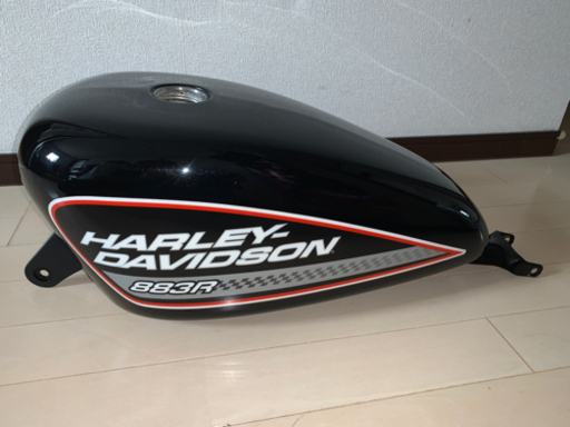 ハーレー　スポーツスター　タンク