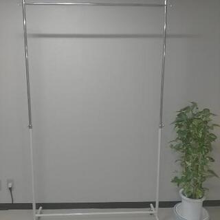 【受け渡し予定者決定】ハンガーラック、2台、コロ付きで楽々移動