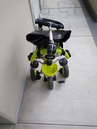 幼児向け折りたたみ三輪車