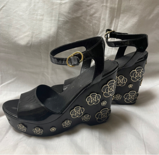 シャネル厚底サンダル