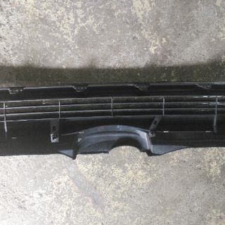 【引き取り】良好中古品　②トヨタハイエース純正フロントグリル　《200系》の画像