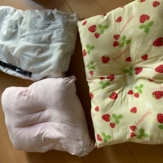 枕　3個　あげます
