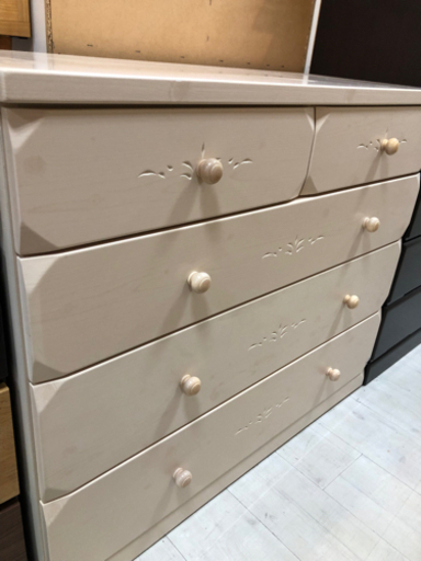 取りに来れる方限定！ニトリのローチェストです！