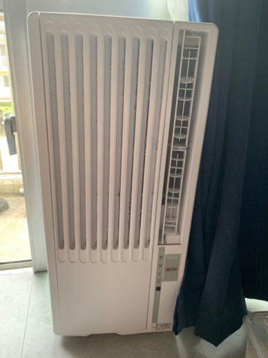 値下げしました！！　Haier ルームエアコン(窓付け型)