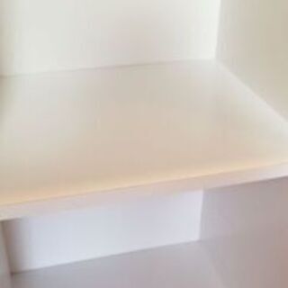 二段の白いカラーBOX の画像