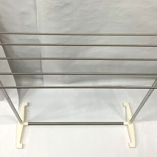 売切りセール！タオルハンガー ホワイト 物干し台 幅76×奥行25×高さ85㎝ バスタオル ランドリー用品 Hの画像