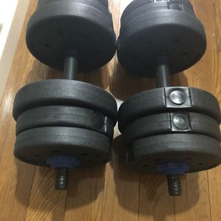 ダンベル　１０ｋｇ*2 解体可能、2㎏プレート*4, 1.5プレート*4, 1.25プレート*4の画像