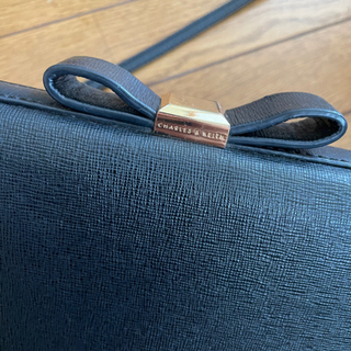 CHARLES & KEITHのミニバッグの画像