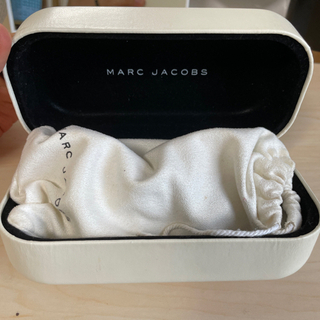 MARK JACOBSのサングラスの画像