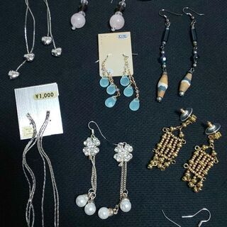 揺れるピアス 10点の画像