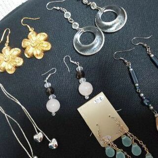 揺れるピアス 10点の画像