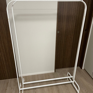IKEAハンガーラックの画像