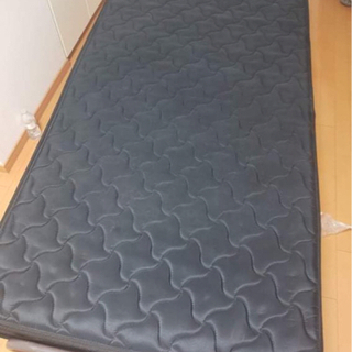 ベッドとマトレス（シングル)の画像