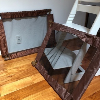 キッズチェア　白　ホワイト　ベビーゲート　ブラウン　2個　セットの画像