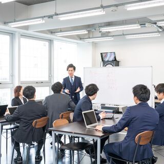急募！20代・30代の若手でも月収100万円以上稼げる！テレアポ営業職募集！ @表参道の画像