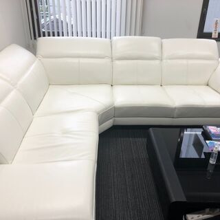 ほぼ新品！オットマン2個無料付き　定価45万ほどの3人掛けソファー　