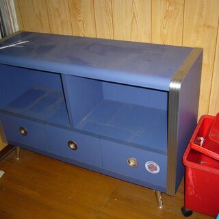 勉強机・タンス3台洋服家財１式譲ります。の画像