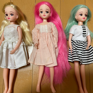 リカちゃんキャッスル限定　人形　2体セット　ピンクの子は売れきれました