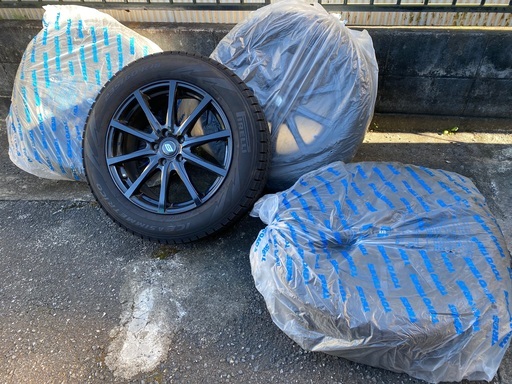 2019年製中古スタットレスタイヤ　235/60R18　ホイール付き４本セット