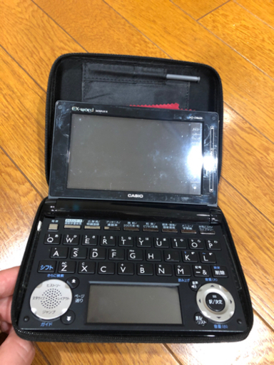 電子辞書　Casio カシオ　ex-word xd-d8600、ケース差し上げます