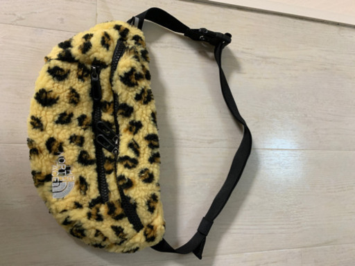 ザノースフェイスレオパード柄斜め掛けバック