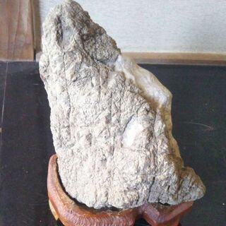 水石　鑑賞　台座付き　2.2キロ
