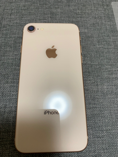 （交渉中）【未使用/まだ保証あり】iPhone8 64GB Gold SIMロック解除済み。