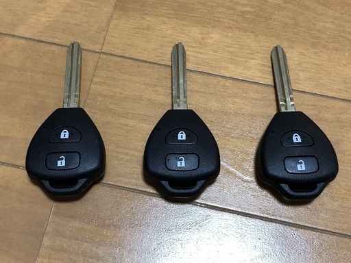 (車の合鍵カギ)トヨタキーレスリモコン２ボタン