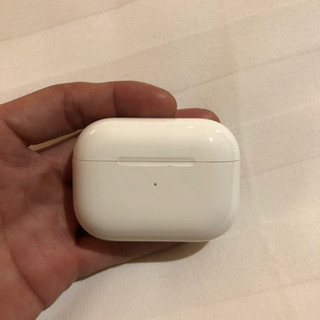 Apple Watch series3とairpods proのセットの画像