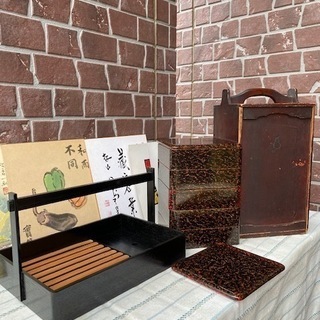 ◎お値下げ可しました‼️ 茶道具色々一式まとめてお譲りします。茶道具色々検清五郎唐銅蓋置南部鉄器吊花器竹細工かご小物入れ花瓶花入れ猿吊り飾り銚子重箱茶托盃杯香合花瓶掛軸実篤色紙まくり針箱麻雀牌　の画像