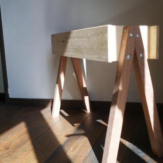 【手作り】脚と本体をネジで留めれる木製プランター　お値下中の画像