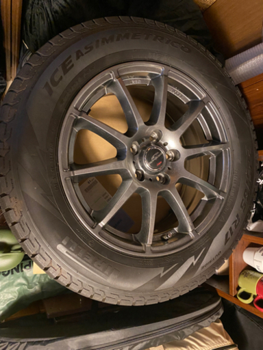 値下げ　スタッドレスタイヤ　17インチ　ピレリ