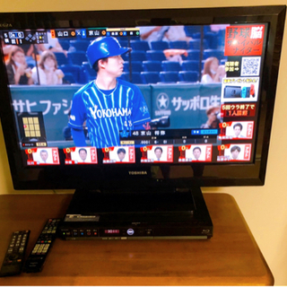 液晶テレビ(東芝32インチ)とBlu-rayレコーダー(SHARP製)2点セット