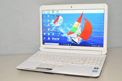 最新Windows10+office 爆速新品SSD240GB 富士通 LIFEBOOK AH56/C i5-2520M/4GB/15.6インチ/ブルーレイ/無線/Webカメラ/HDMI/便利なソフト