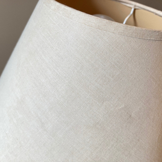 【中古品】電気スタンド　淡いベージュの布製傘の画像