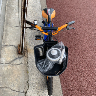 18インチ　子供自転車　男の子　補助輪付きの画像