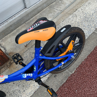 18インチ　子供自転車　男の子　補助輪付きの画像
