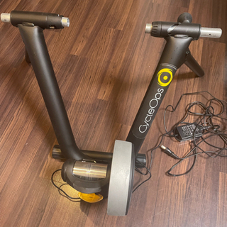 商談中。終了。サイクルオプススマートトレーナー。ローラー台。ズイ...
