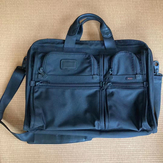 値下げしました❗️TUMIの定番ショルダーの画像