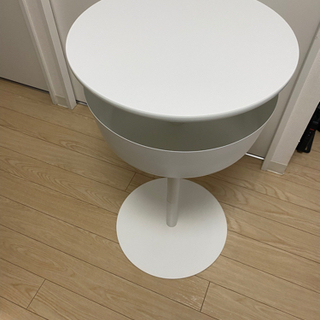 サイドテーブル　ホワイトの画像