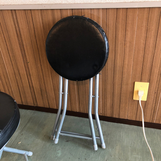 ニトリ　折り畳みイス2脚の画像