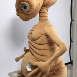 E.T トイザらス ぬいぐるみ フィギュア 等身大 E.T トイザらス ぬいぐるみ フィギュア 等身大 - メルカリ