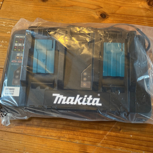 マキタ純正　2口充電器　DC18RD 新品
