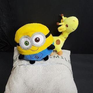 ⭐ ミニオンとクッション !  おまけにキリン !　⭕売れました❗の画像