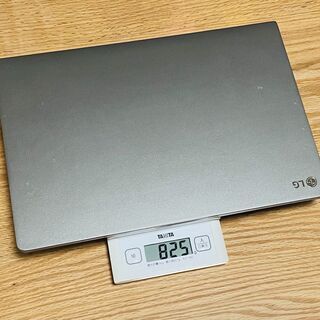 超軽量モバイルPC（825グラム Windows 10）LG製コストコモデル　おまけつきの画像