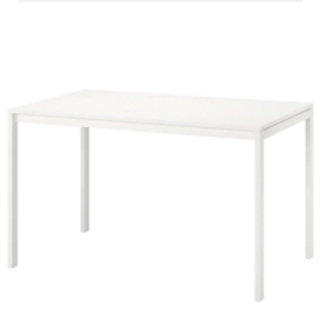 【引取り限定！早い方優先！分割不可！】家具2点　IKEAダイニングテーブル、ステップスツールの画像