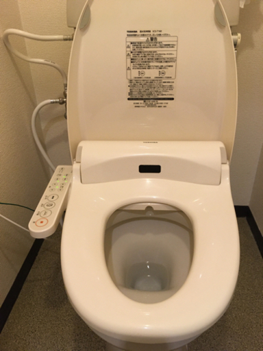 東芝　シャワートイレ　SCS-T160
