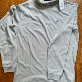 ハイネック　グレーの画像